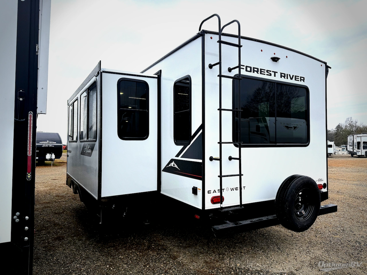 2026 East To West Alta 2850KRL Photo 3