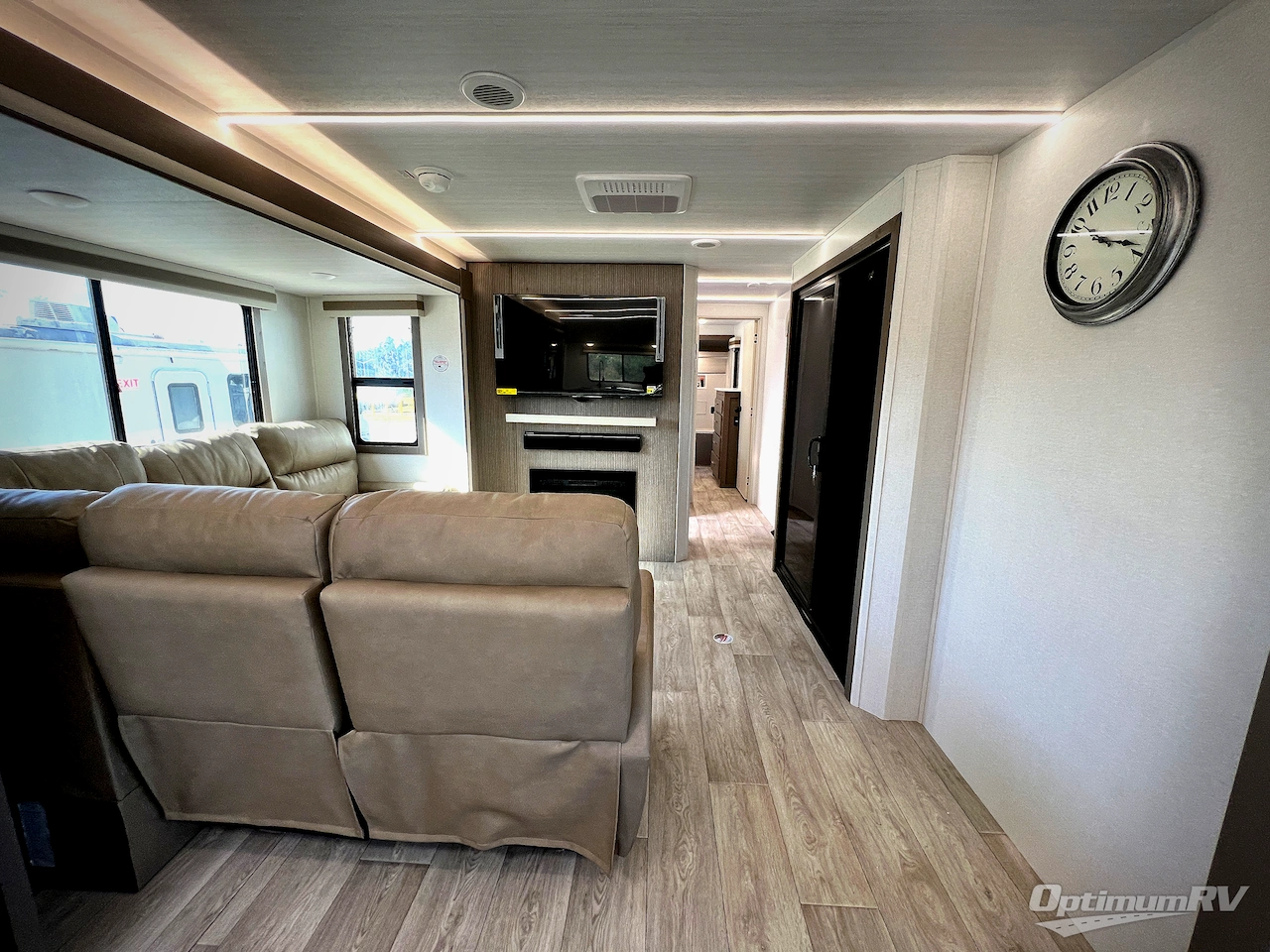 2026 East To West Alta 3175KRL Photo 5