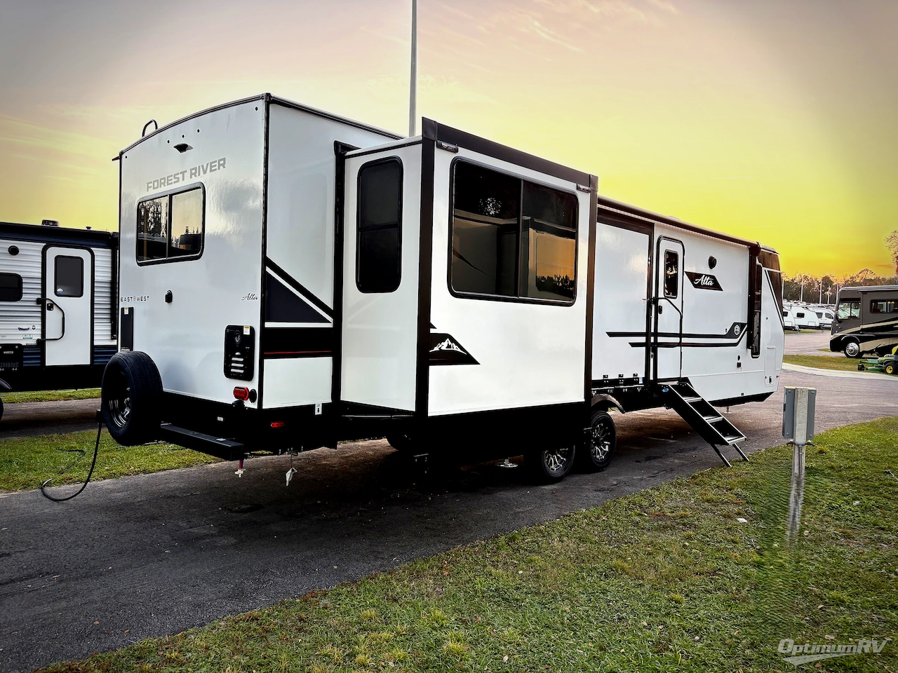 2026 East To West Alta 3175RK Photo 2