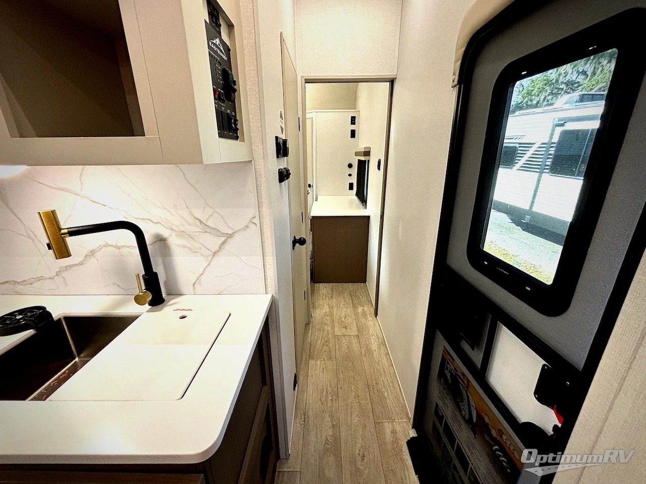 2026 East To West Alta 2870KTH Photo 7