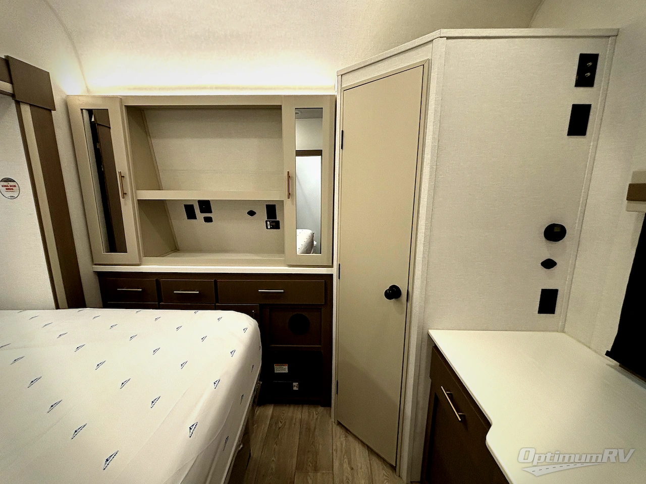 2026 East To West Alta 2870KTH Photo 11