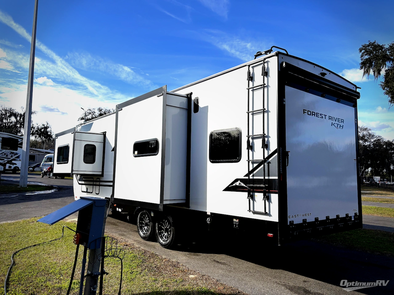 2026 East To West Alta 2870KTH Photo 3