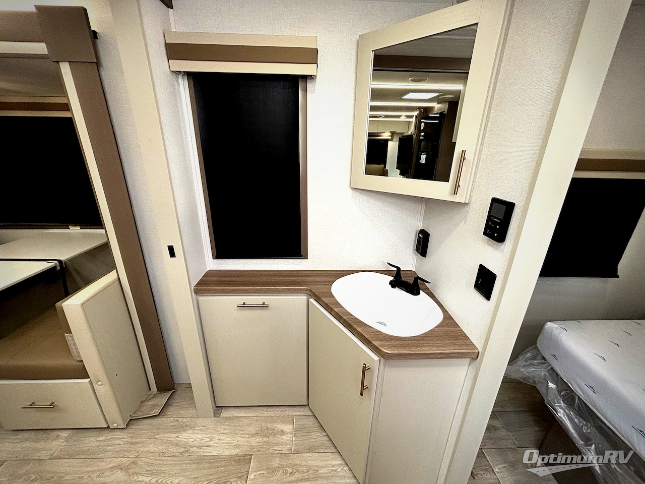 2026 East To West Alta 2850KRL Photo 10