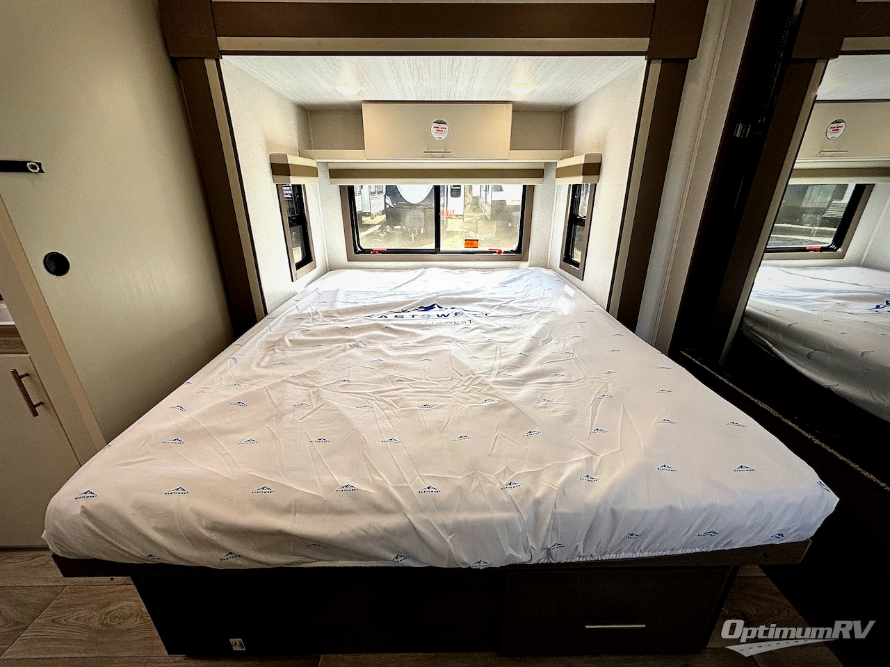 2026 East To West Alta 3175RK Photo 6