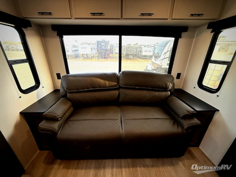 2027 Prime Time Avenger 27TTI RV Photo 3