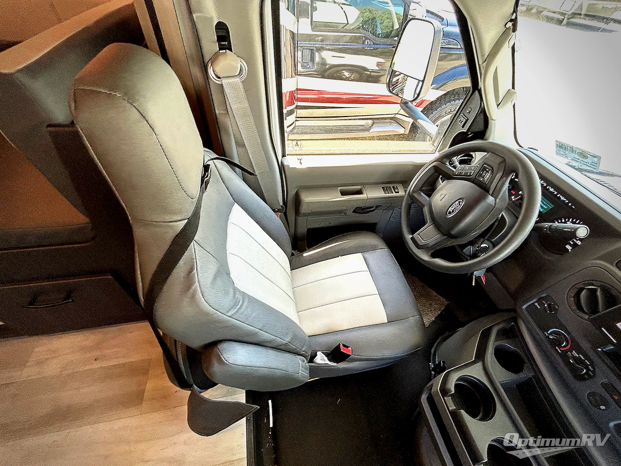 2025 Forest River Sunseeker Classic 2440DS Ford Photo 2
