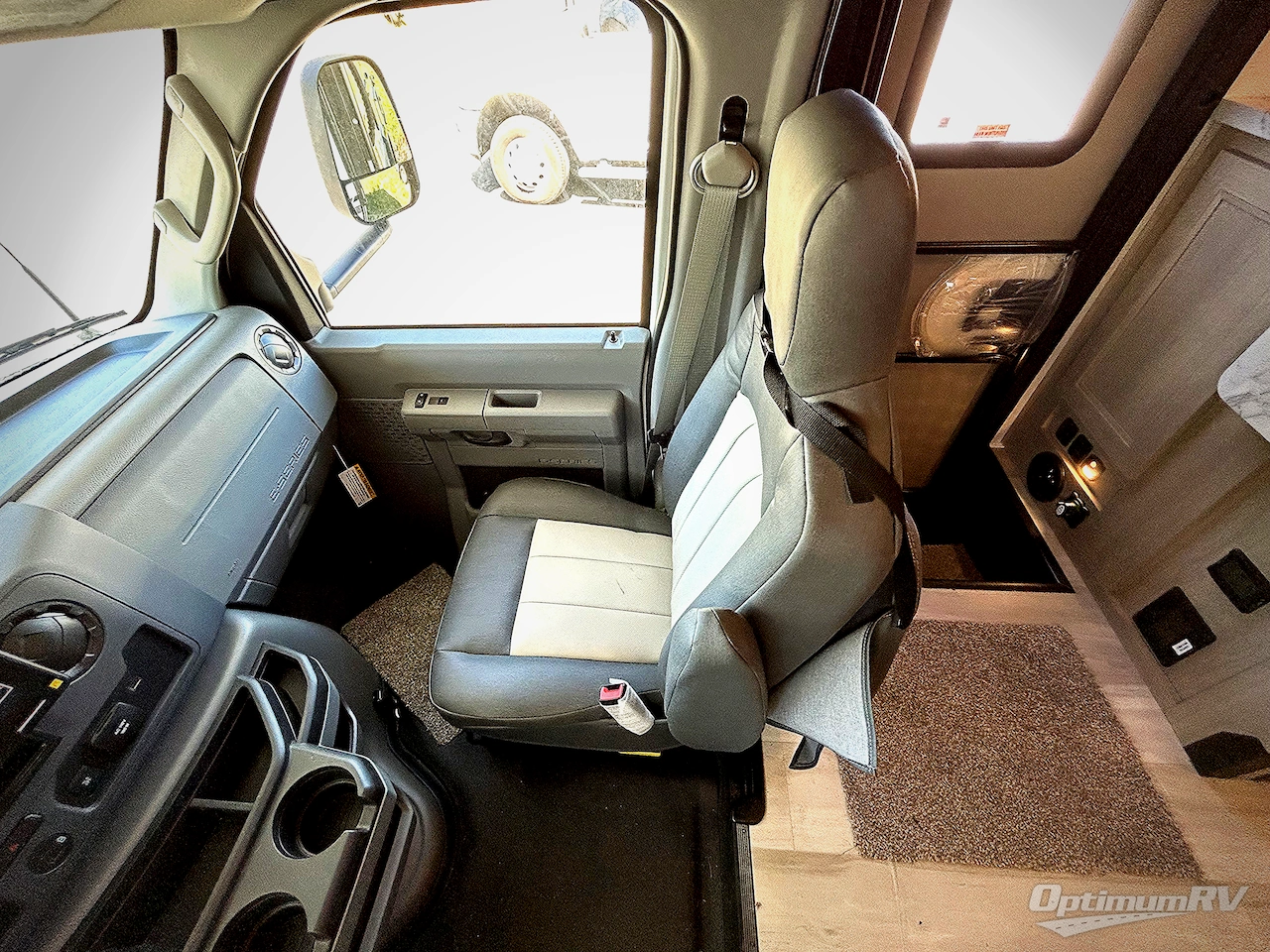 2025 Forest River Sunseeker Classic 2440DS Ford Photo 3