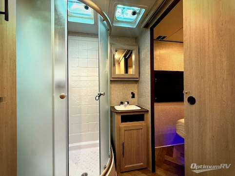2023 CrossRoads Zinger ZR333DB RV Photo 4