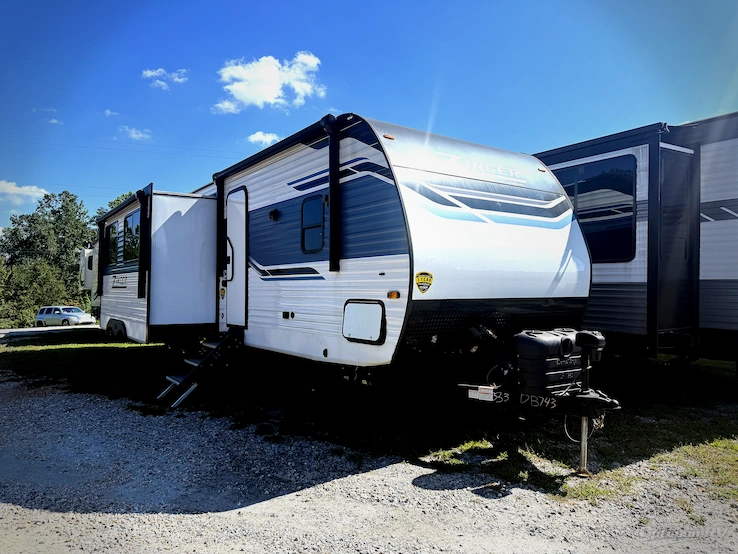 2023 CrossRoads Zinger ZR333DB RV Photo 1
