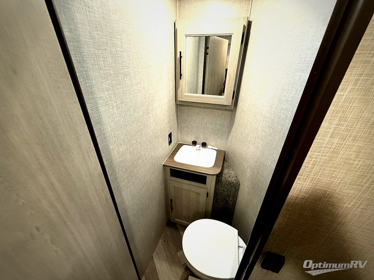 2023 CrossRoads Zinger ZR333DB Photo 17