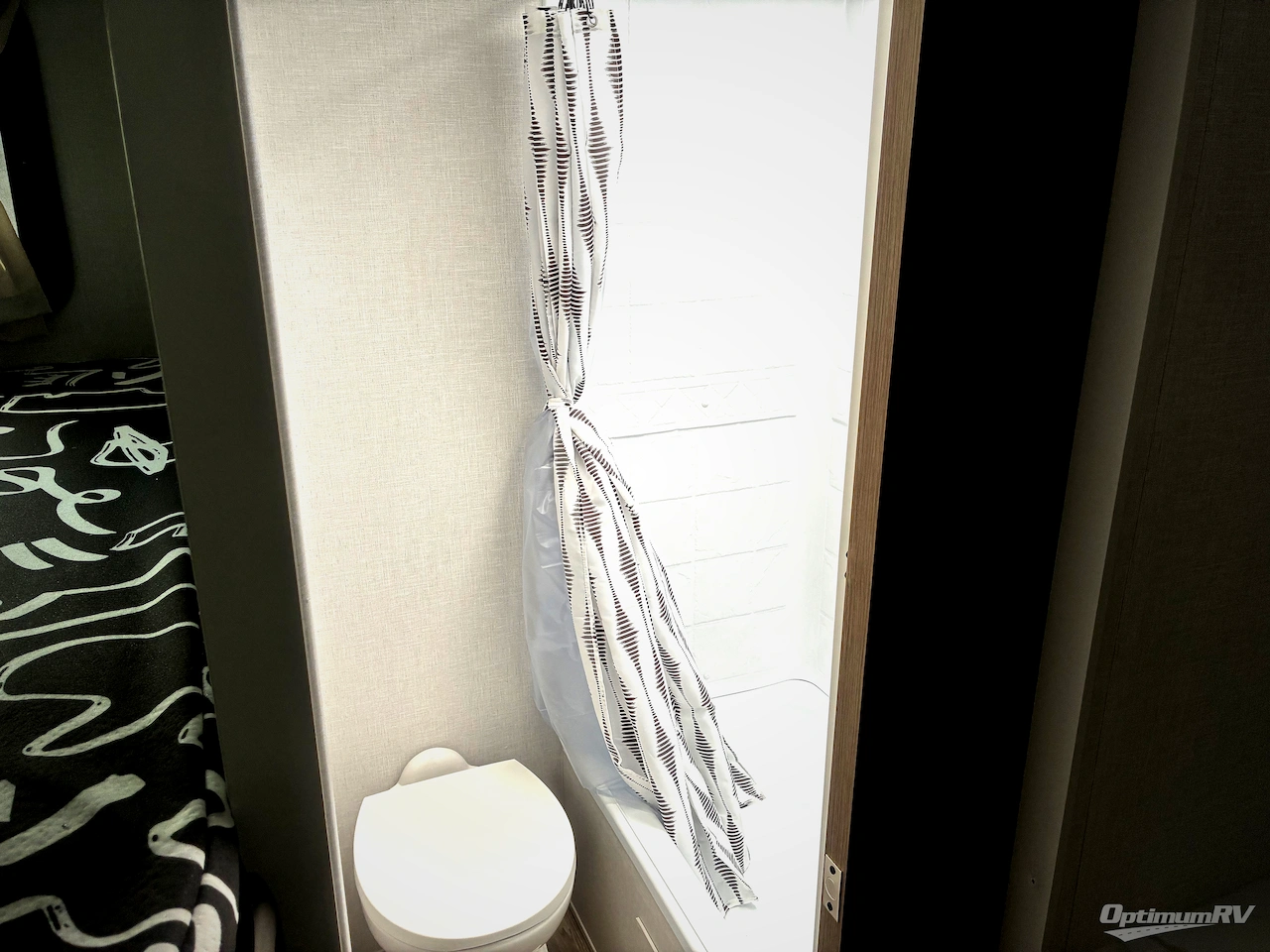 2026 Forest River Wildwood X-Lite 26ICE Photo 12