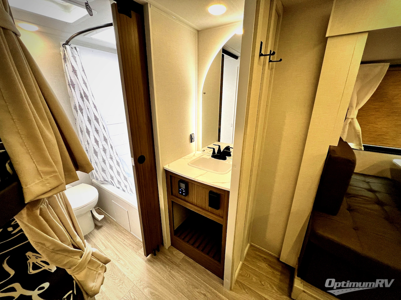 2026 Forest River Wildwood X-Lite 26ICE Photo 15