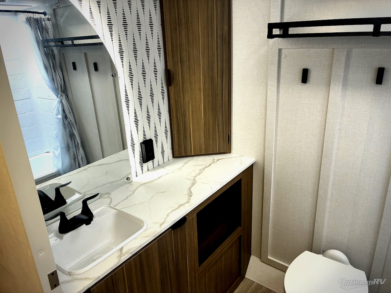 2026 Forest River Wildwood X-Lite 25ICE Photo 13