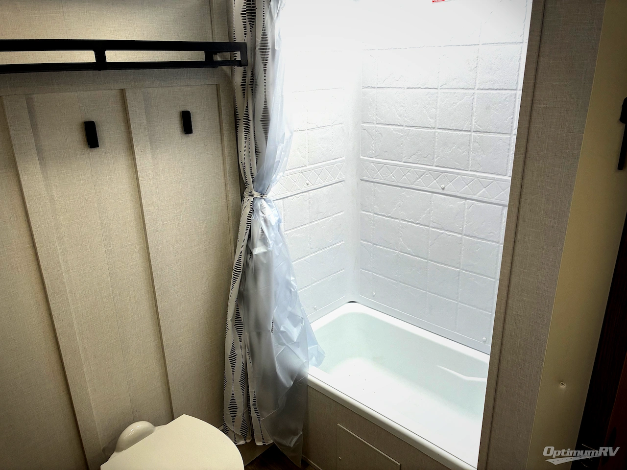 2026 Forest River Wildwood X-Lite 25ICE Photo 14