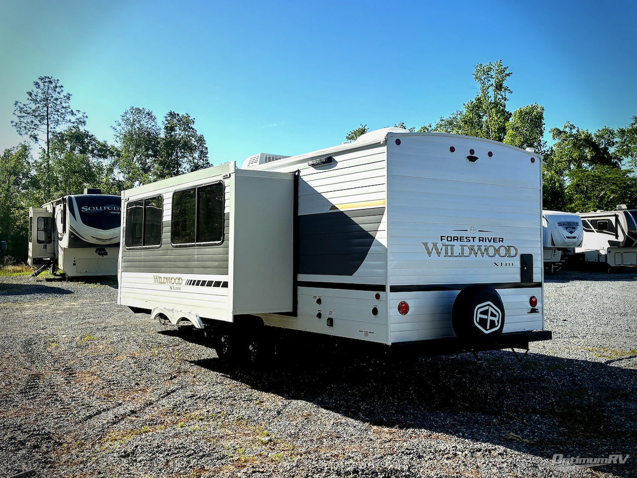 2026 Forest River Wildwood X-Lite 25ICE Photo 3