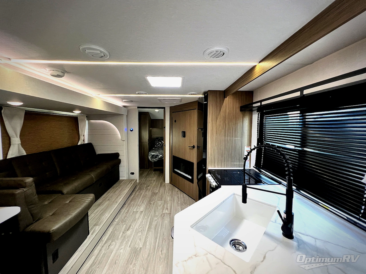 2026 Forest River Wildwood X-Lite 25ICE Photo 5