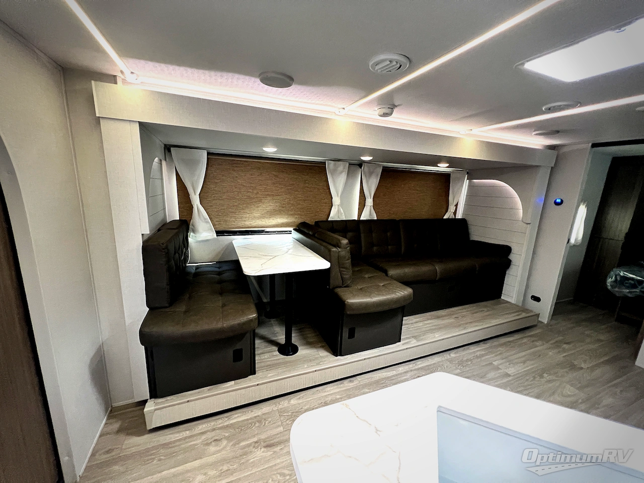 2026 Forest River Wildwood X-Lite 25ICE Photo 11