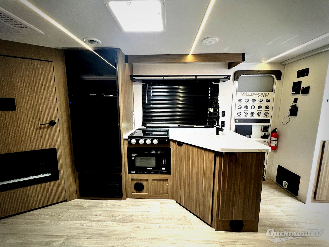 2026 Forest River Wildwood X-Lite 25ICE Photo 14