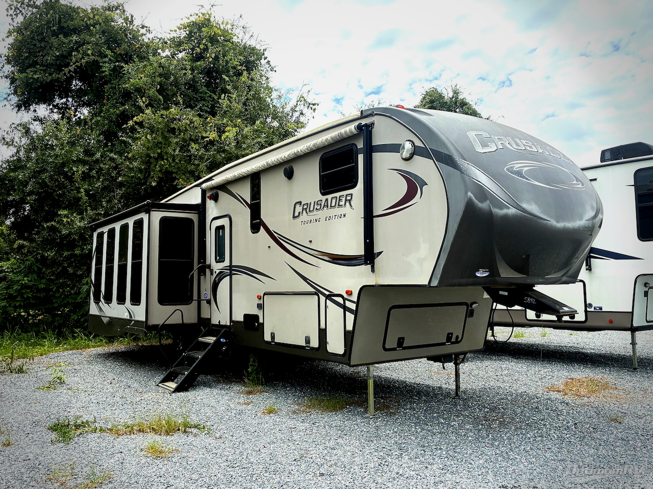 2014 Prime Time Crusader 325RES Photo 1