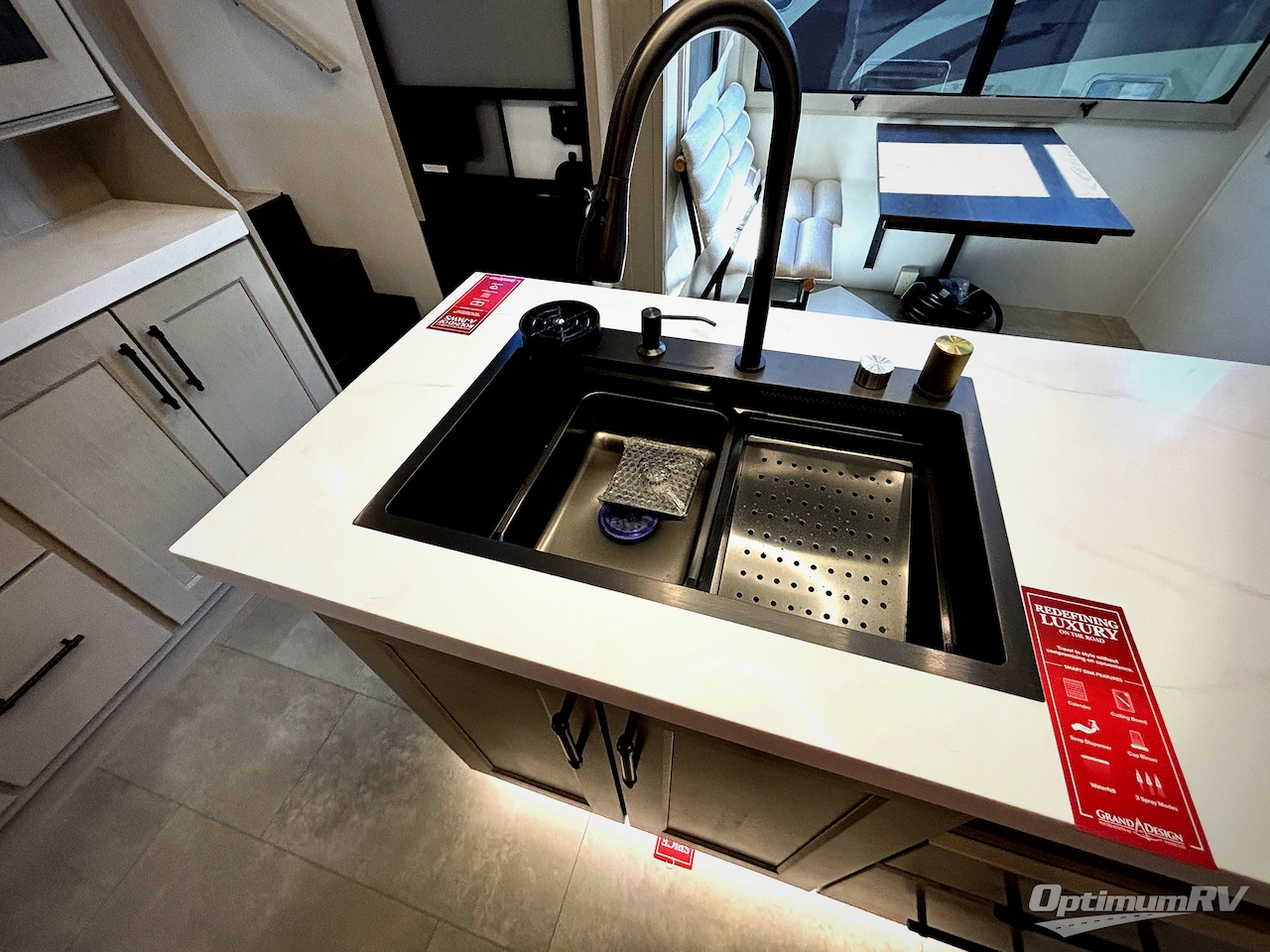 2026 Grand Design Solitude 380FL Photo 8