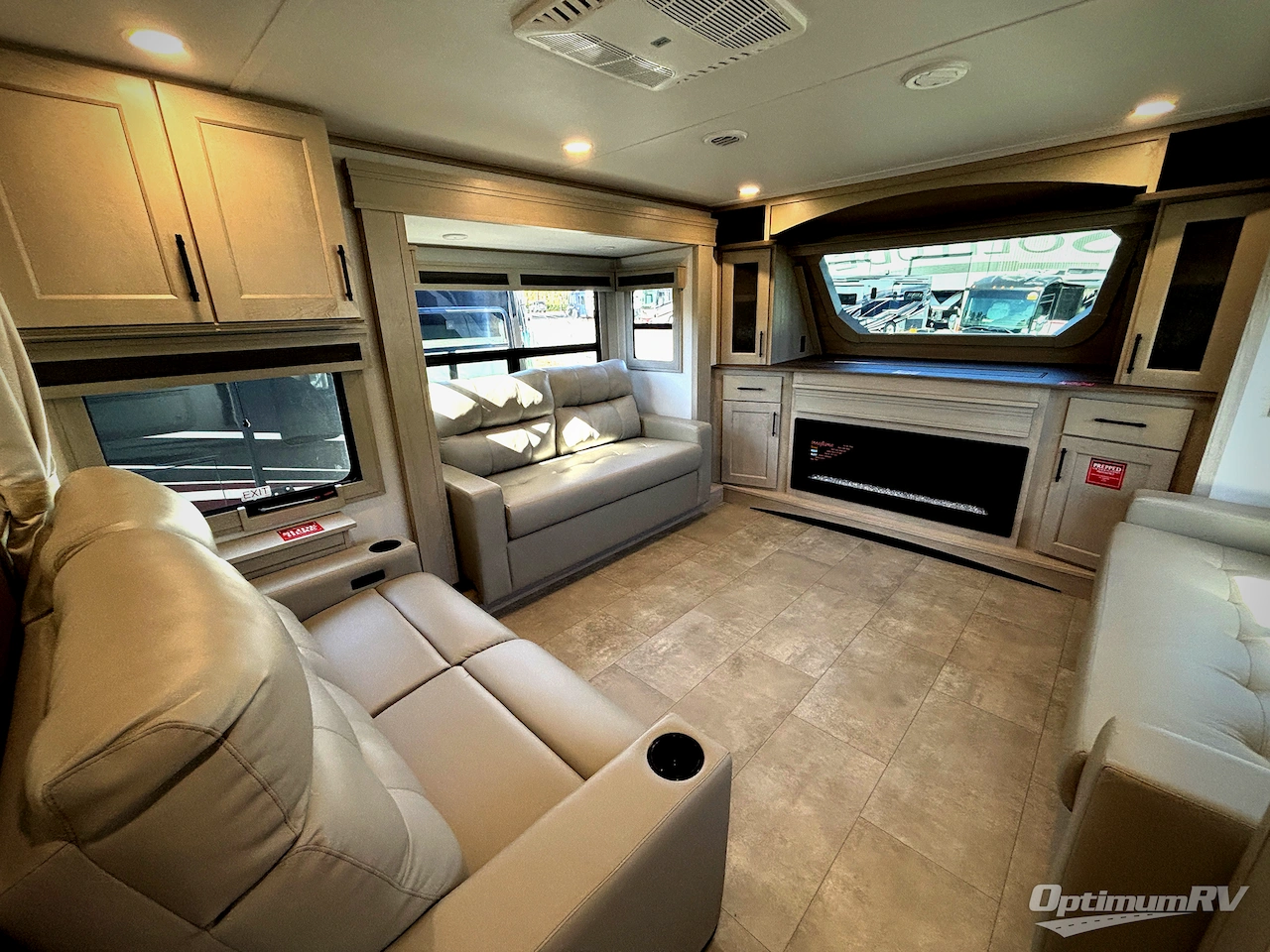 2026 Grand Design Solitude 380FL Photo 10