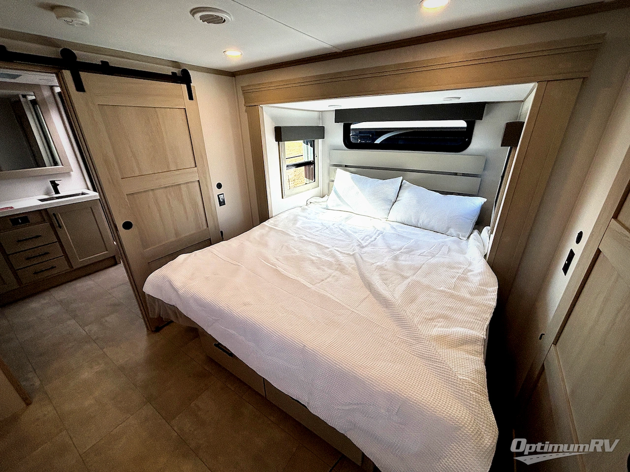 2026 Grand Design Solitude 380FL Photo 13
