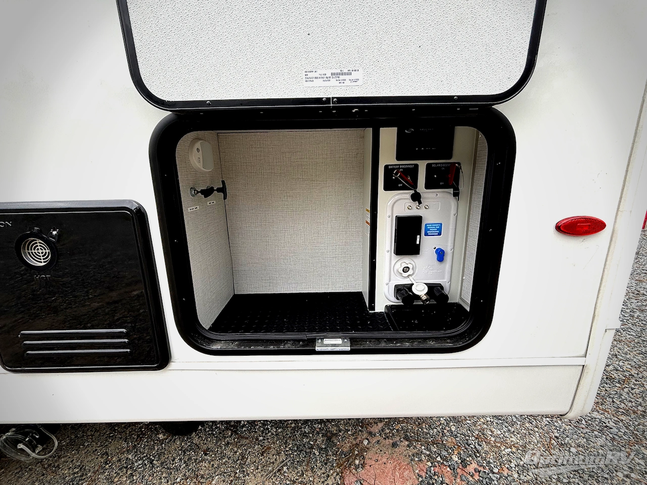 2026 Grand Design Serenova 160LG Photo 14