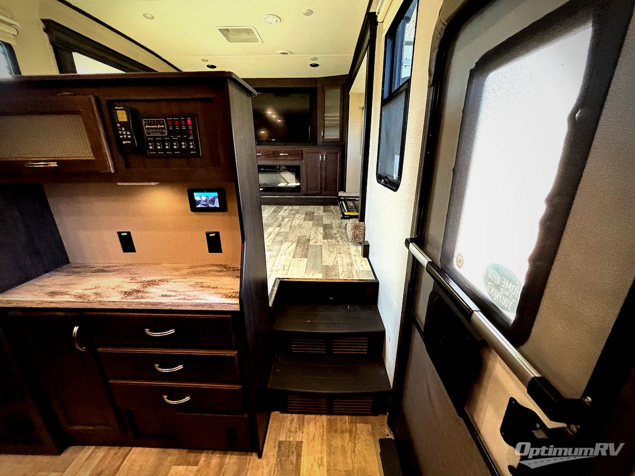 2020 Coachmen Brookstone 344FL Photo 7