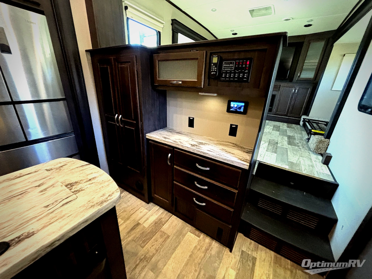 2020 Coachmen Brookstone 344FL Photo 9