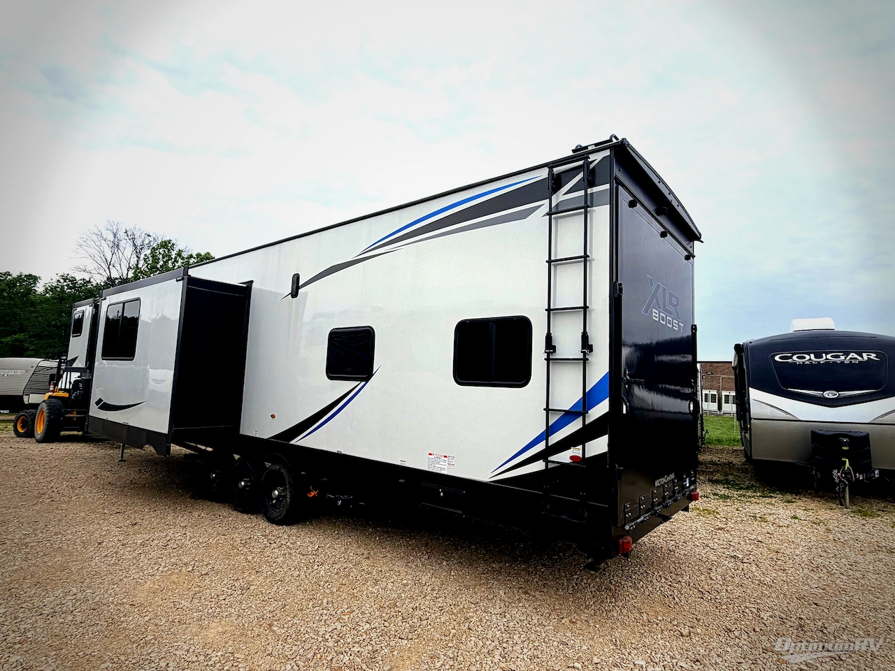 2023 Forest River XLR Nitro 405 Photo 3