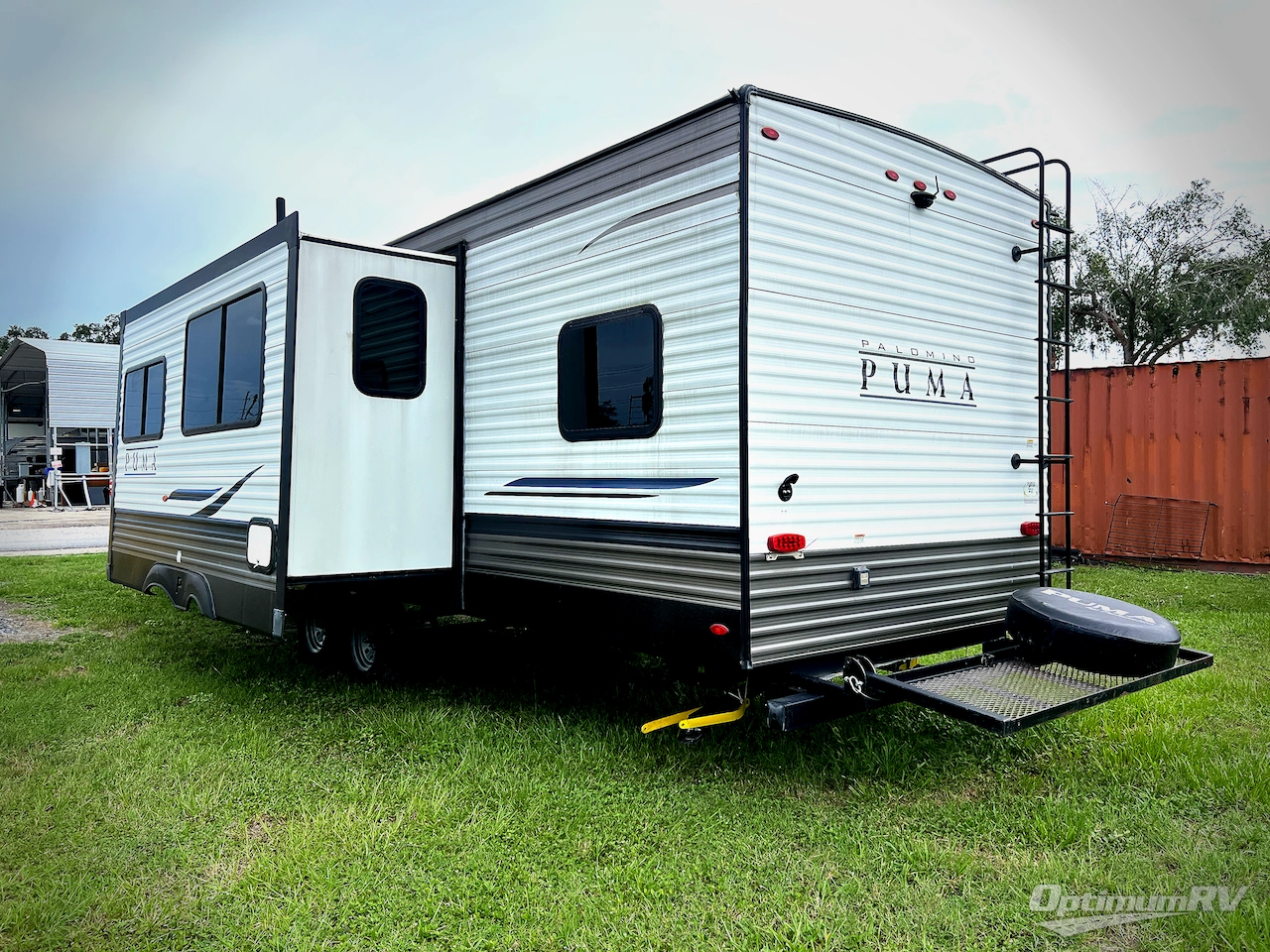 2022 Palomino Puma 28BHSS2 Photo 2