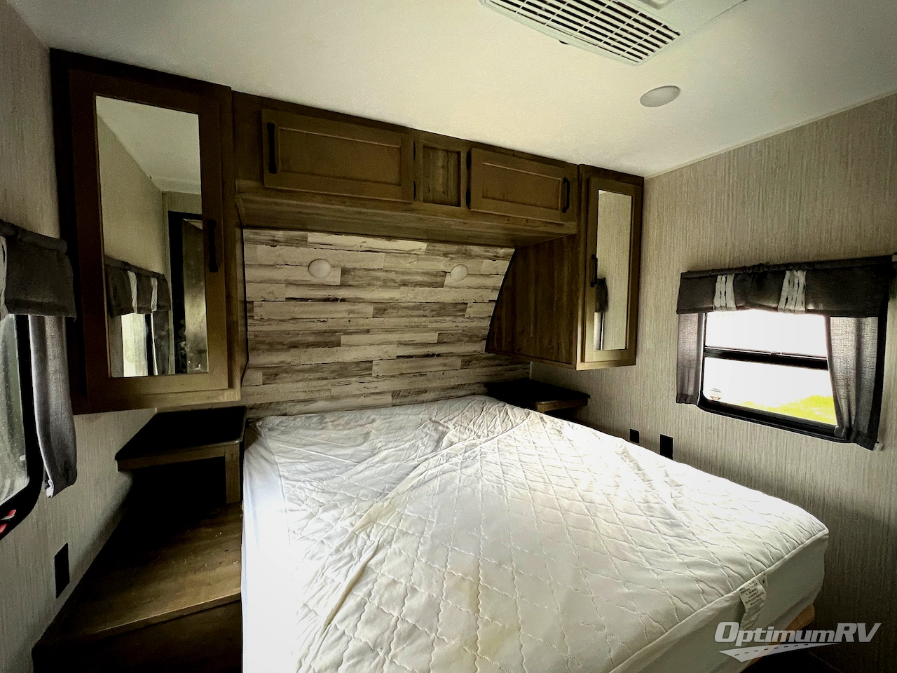 2022 Palomino Puma 28BHSS2 Photo 15