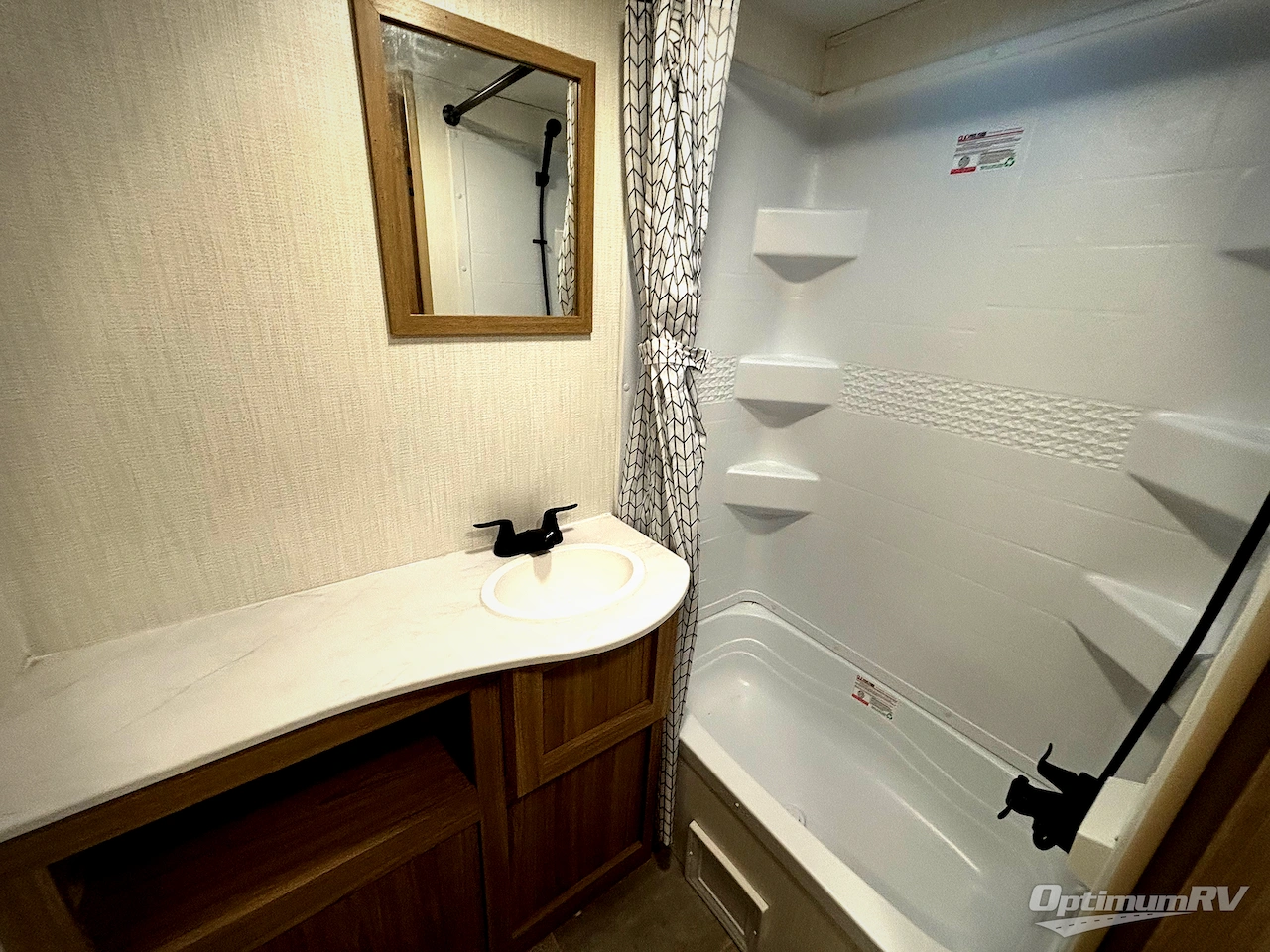 2025 Heartland Prowler Lynx 3005QBX Photo 13