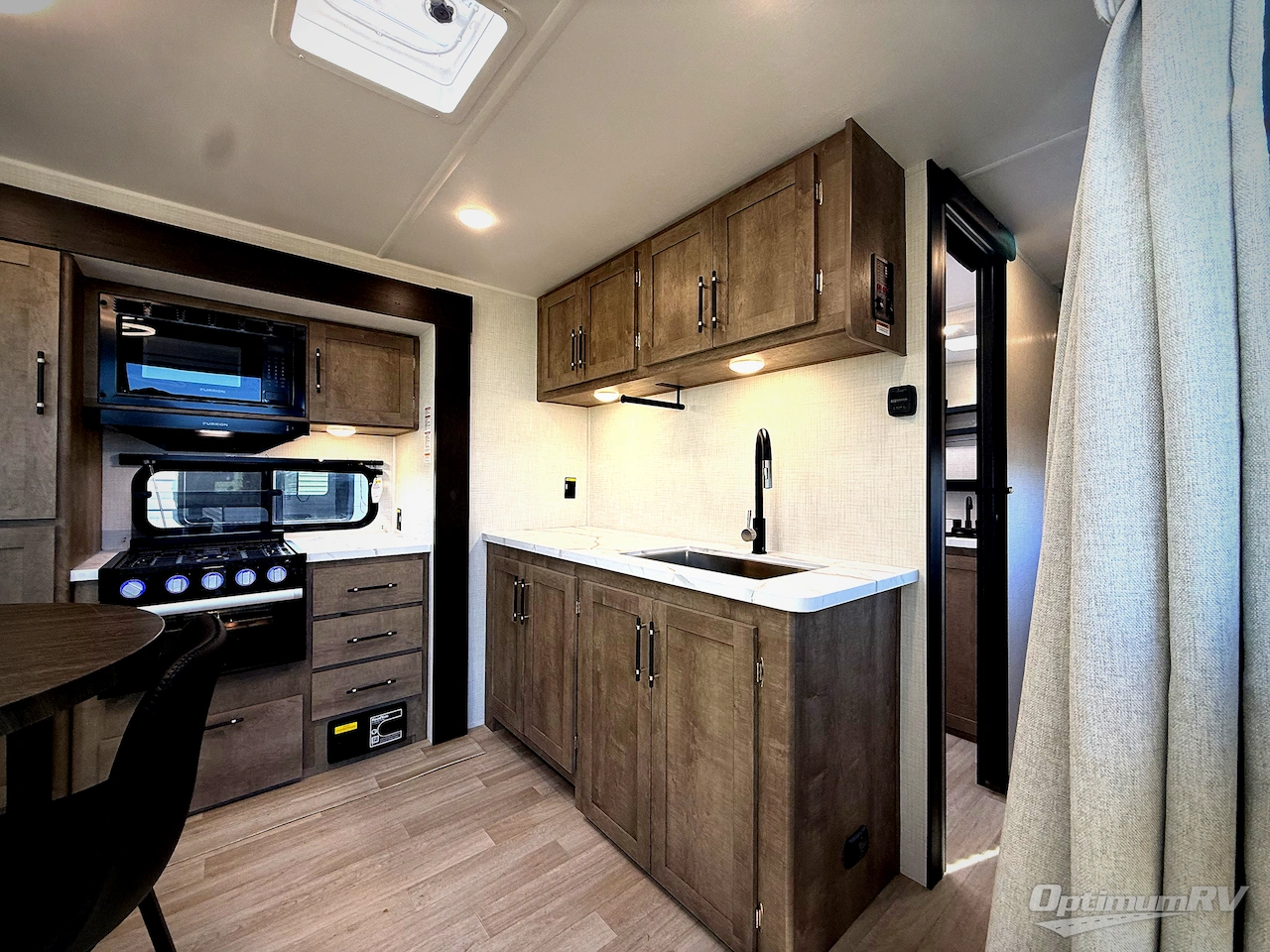 2026 Keystone Springdale 31SUNROOM Photo 6