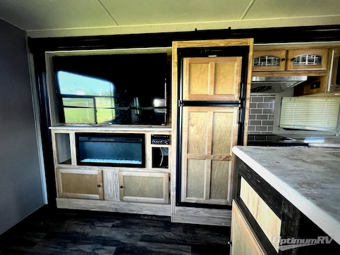 2020 Coachmen Freedom Express Liberty Edition 323BHDSLE RV Photo 2