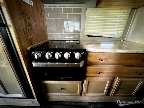 2020 Coachmen Freedom Express Liberty Edition 323BHDSLE RV Photo 3