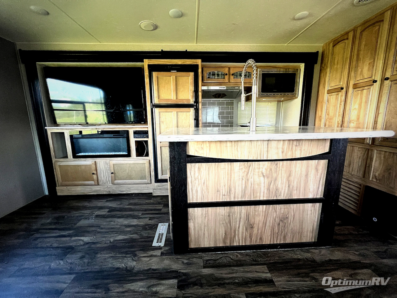 2020 Coachmen Freedom Express Liberty Edition 323BHDSLE Photo 9