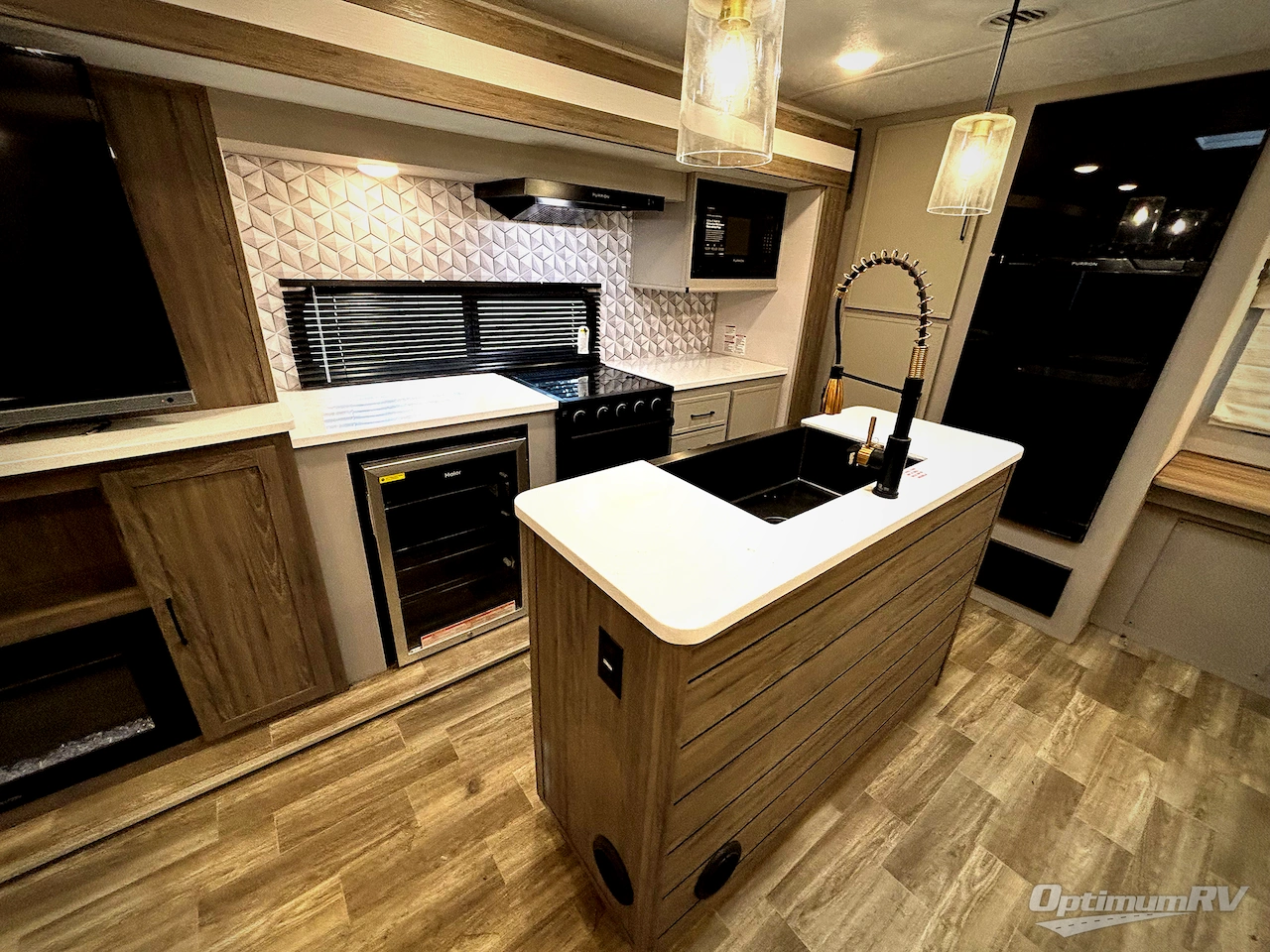 2024 Forest River Vibe 34XL Photo 16