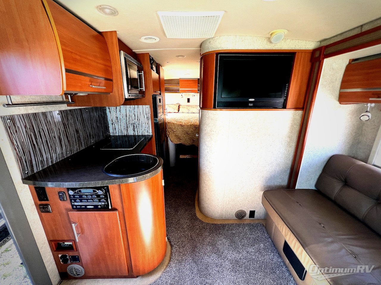 2010 Winnebago Via 25T Photo 4
