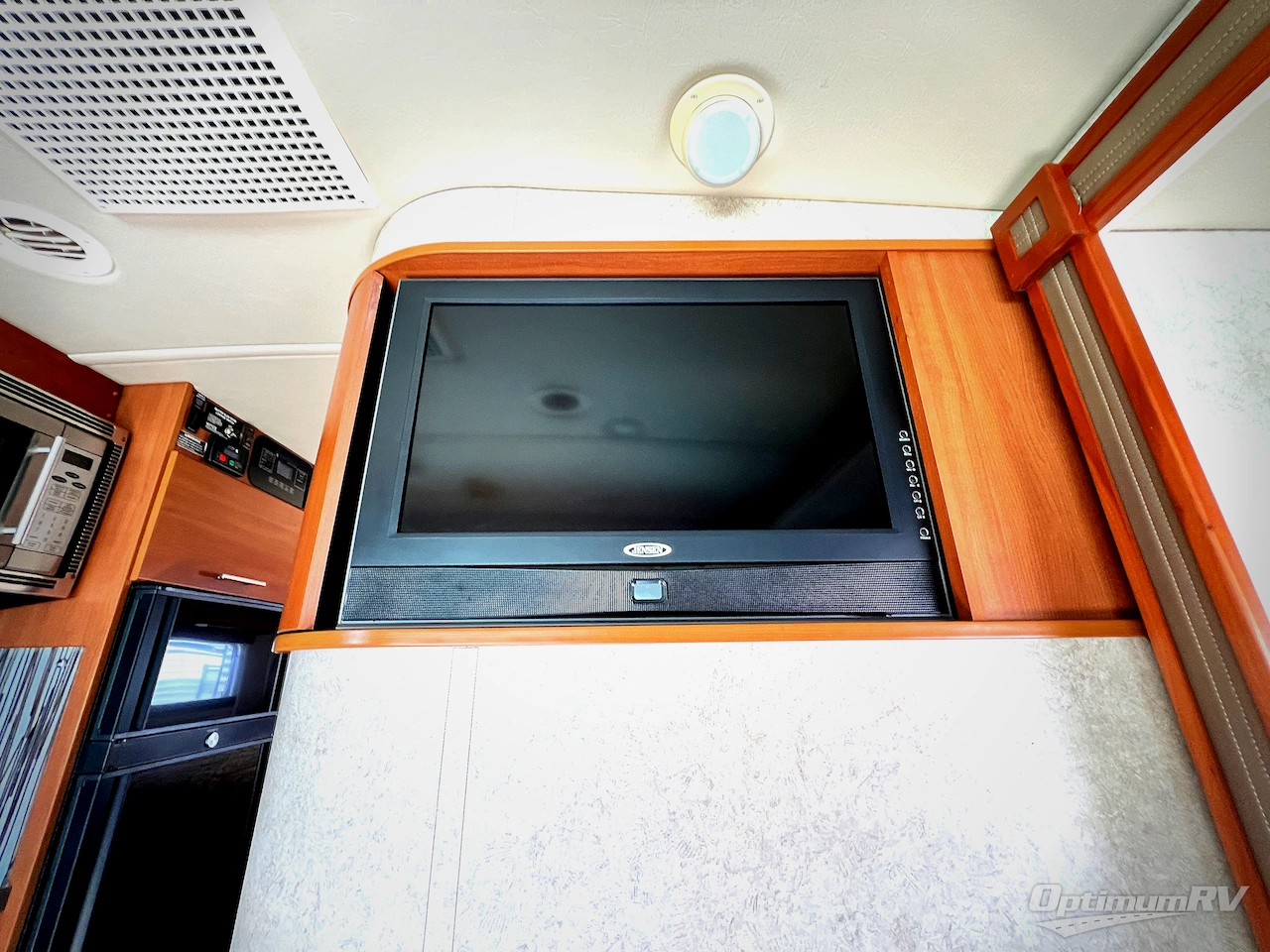 2010 Winnebago Via 25T Photo 12