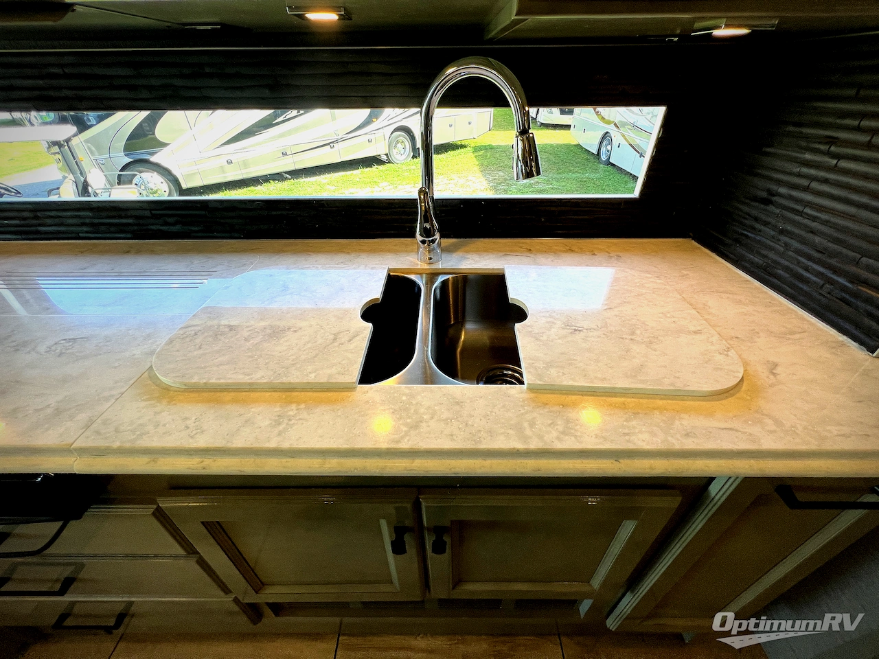 2020 Tiffin Allegro Breeze 33 BR Photo 13