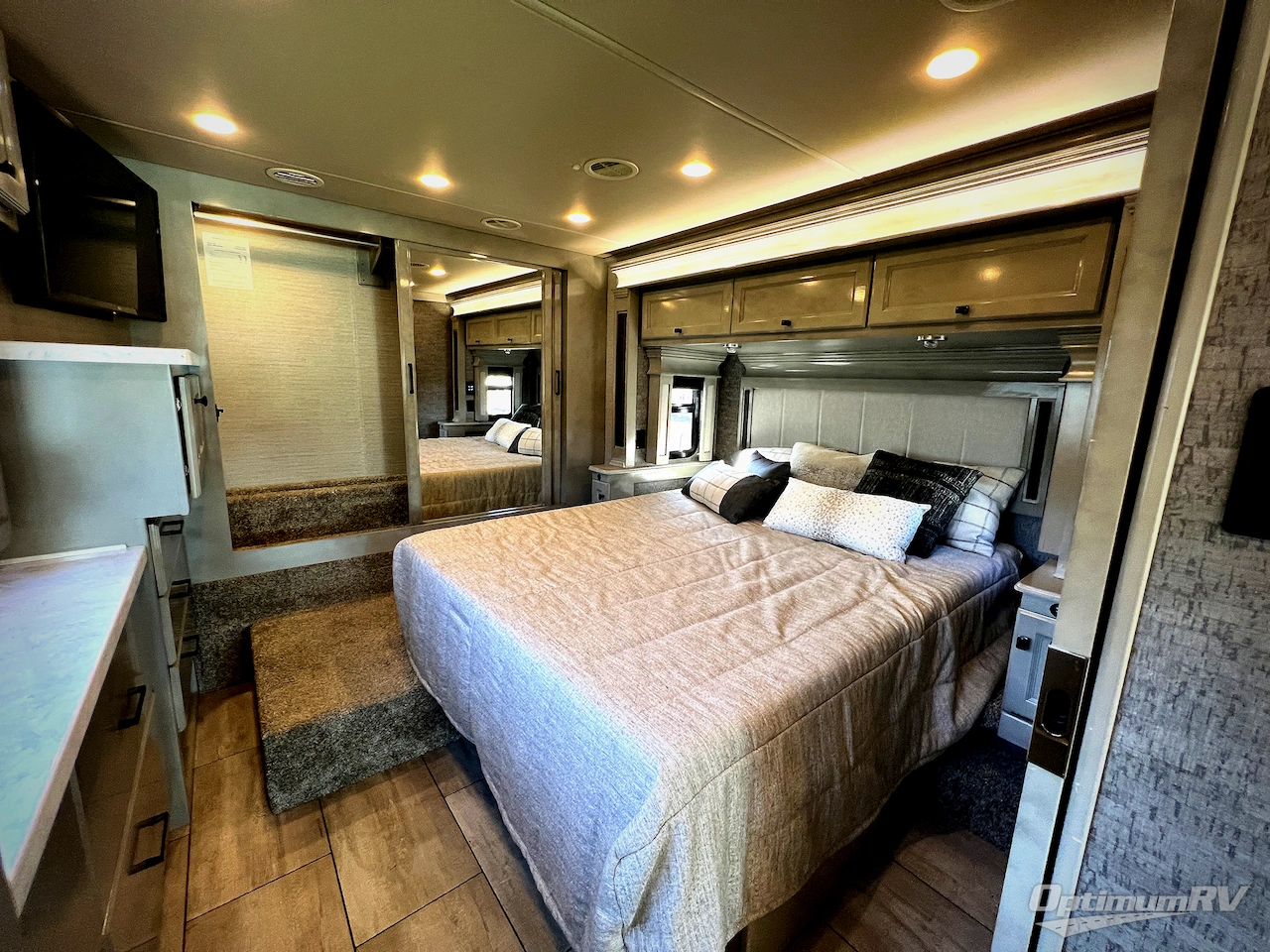 2020 Tiffin Allegro Breeze 33 BR Photo 17