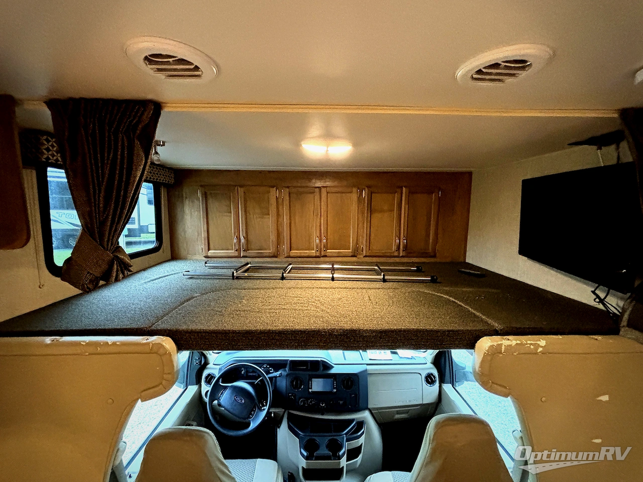 2017 Gulf Stream Conquest Class C 6237 Photo 9