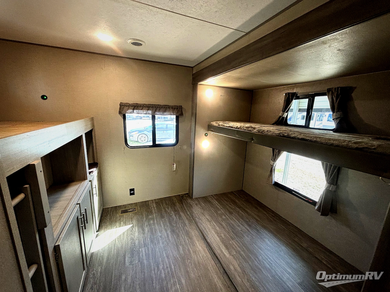 2023 Forest River Aurora 34BHTS Photo 9