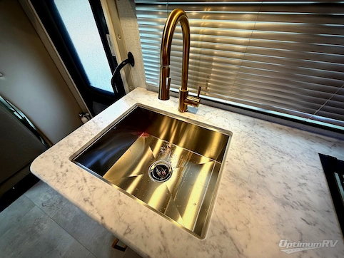 2026 Thor Chateau 25Z RV Photo 3