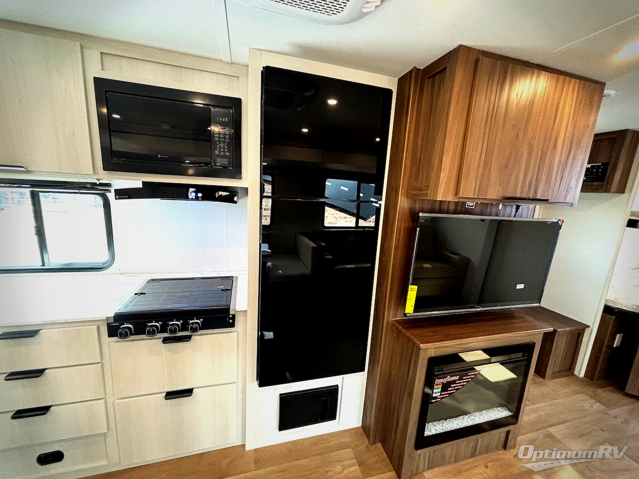 2027 Winnebago Access 27BH Photo 10