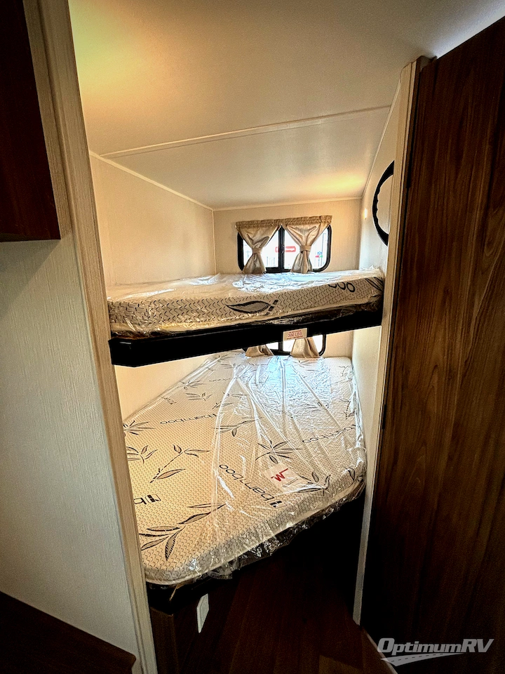 2027 Winnebago Access 27BH Photo 11