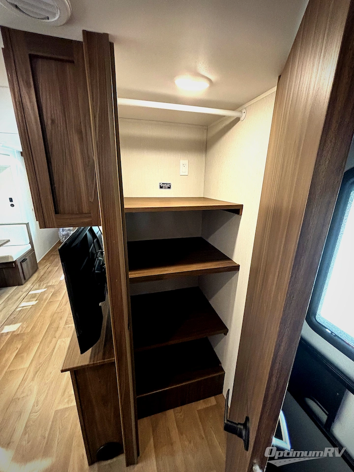 2027 Winnebago Access 27BH Photo 16