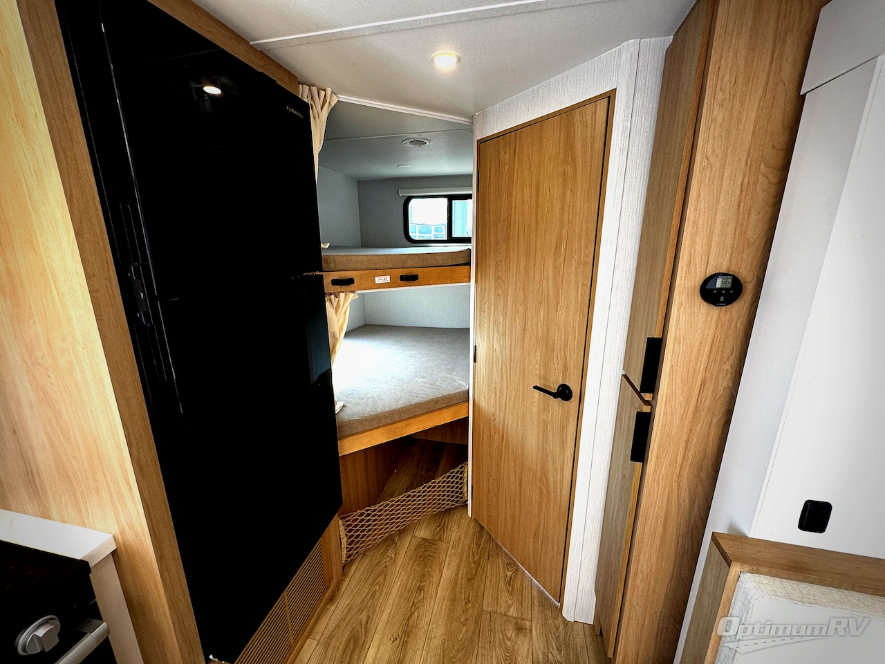 2026 Winnebago Thrive 22MBH Photo 7