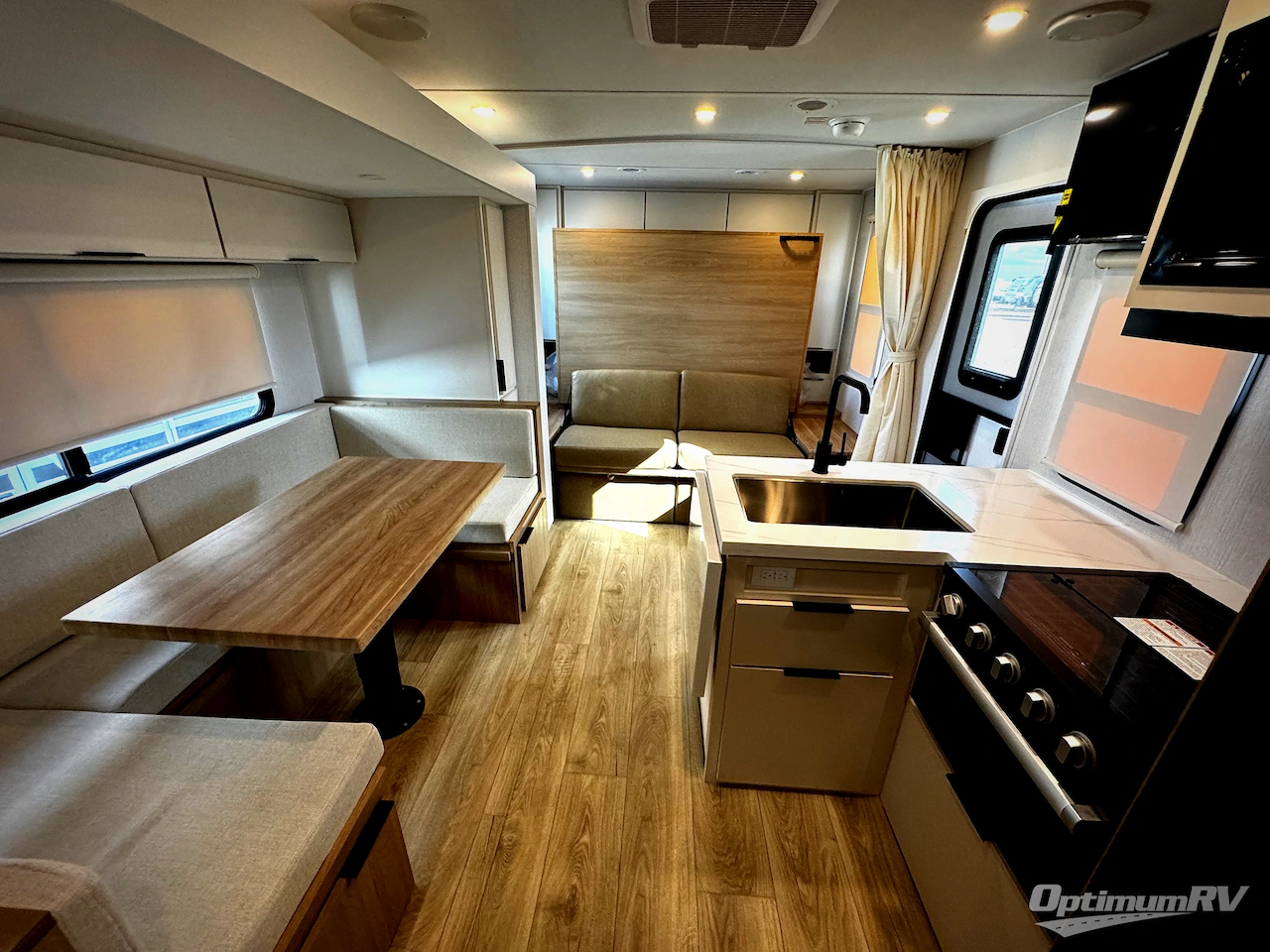 2026 Winnebago Thrive 22MBH Photo 9